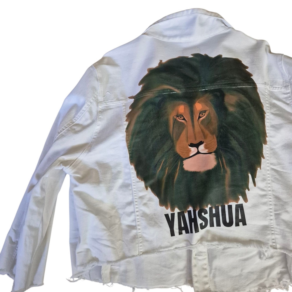 Upcycled Just USA White Jean Jacket with Lion Graphic Size 2x - Picture 8 of 9